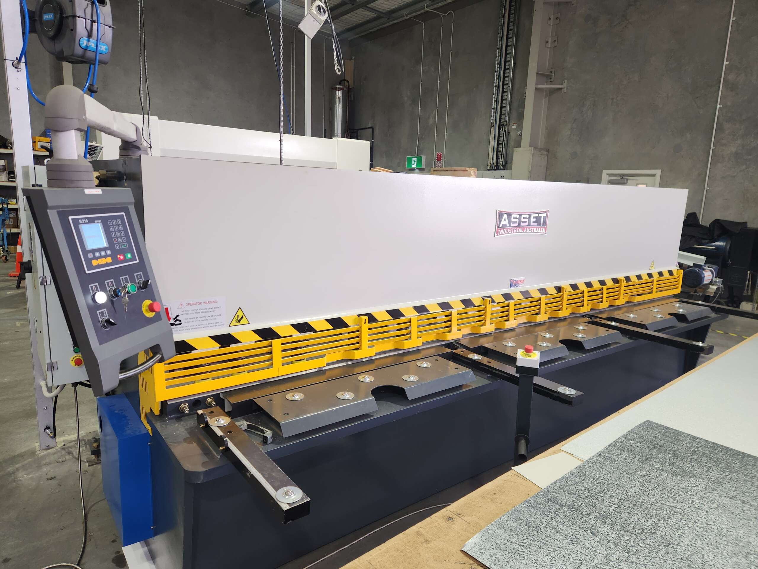 Guillotine 4.0m x 6.5mm 02