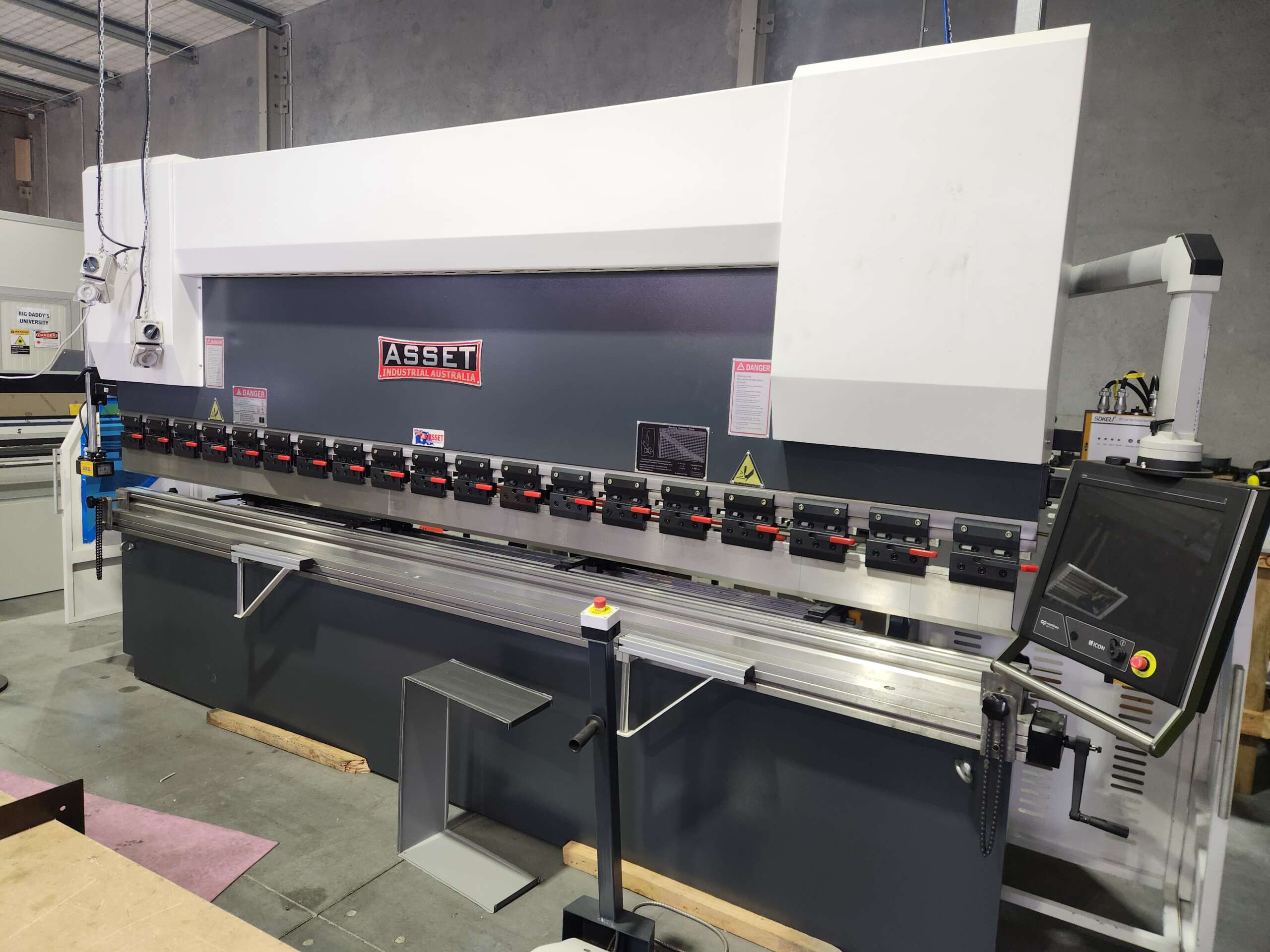 Press brake 01 (1)